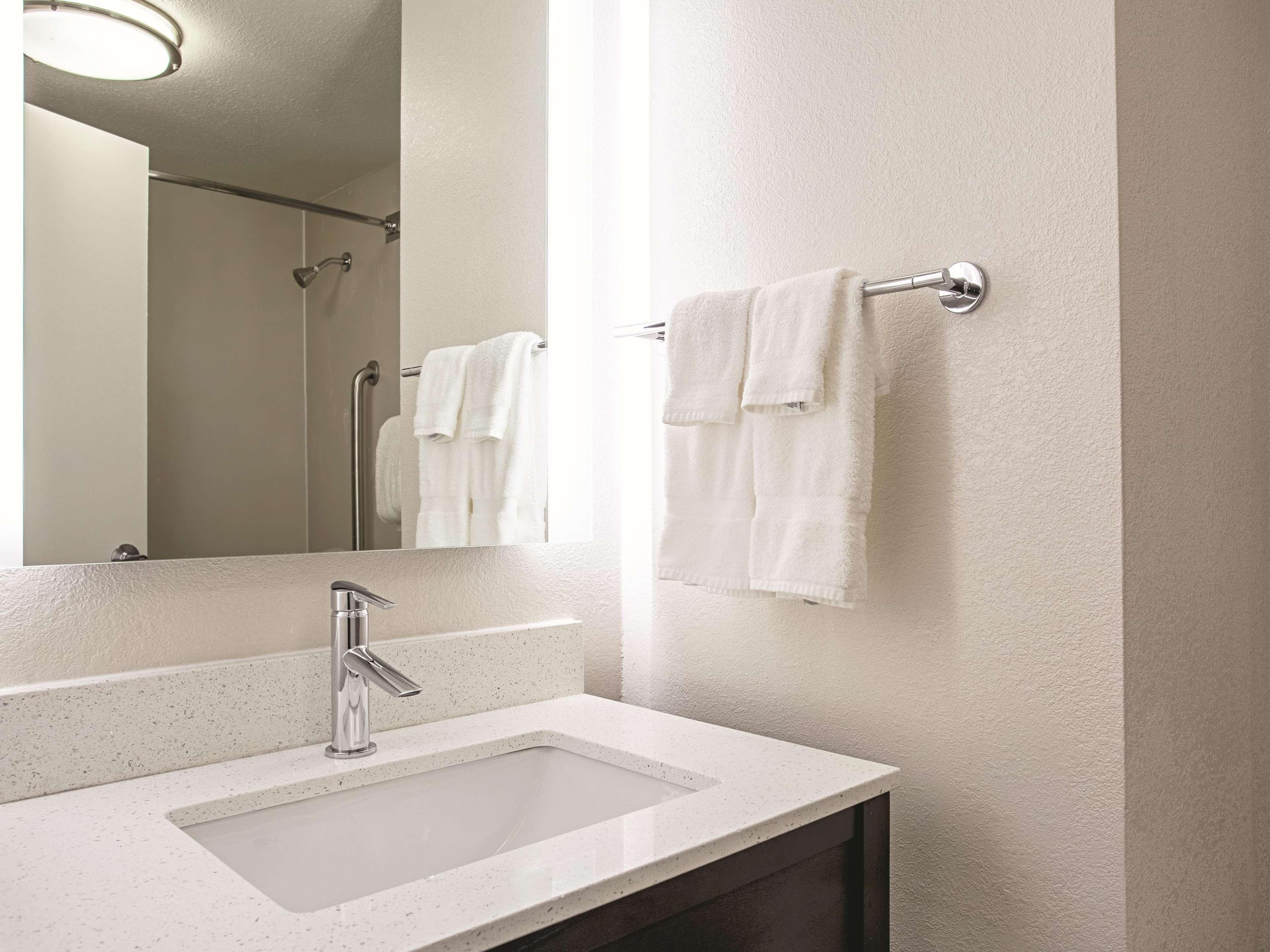 La Quinta By Wyndham Baltimore N / White Marsh Rosedale Exterior foto